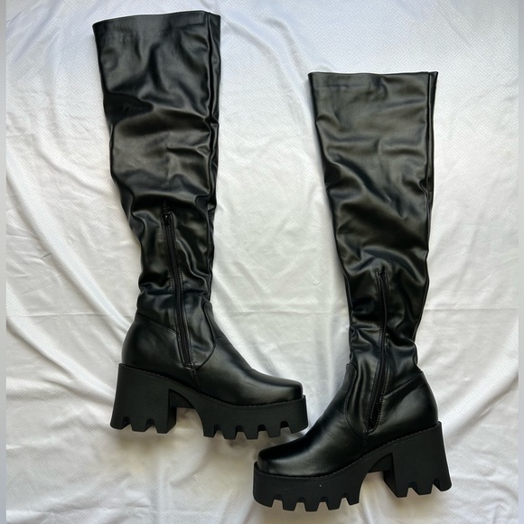 NWOT Black thigh high platform boots size 41 - Picture 4 of 5